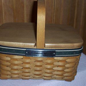 Longaberger 2007 Collectors Club member Basket